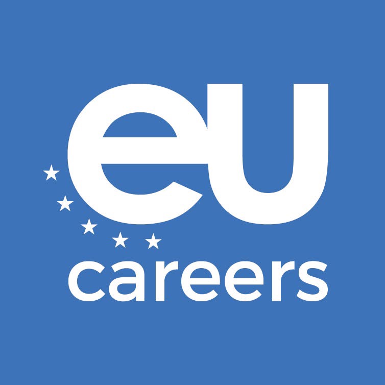 logo EU careers, biały napis na niebieskim tle